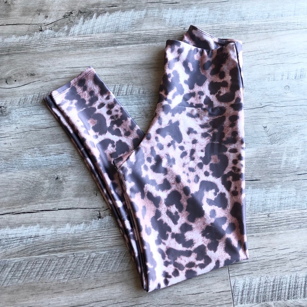 Onzie Flow Cheetah High Waisted Leggings